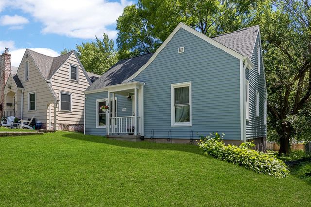 411 22nd Street NE, Cedar Rapids, IA 52402