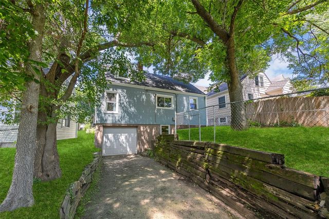 411 22nd Street NE, Cedar Rapids, IA 52402