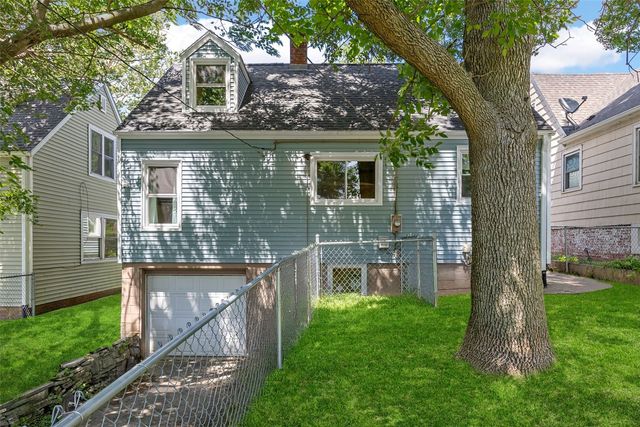 411 22nd Street NE, Cedar Rapids, IA 52402
