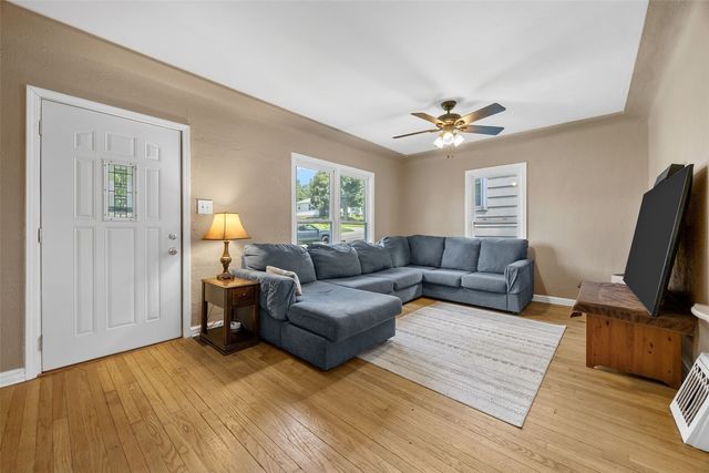 411 22nd Street NE, Cedar Rapids, IA 52402