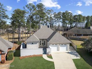108 Willow Crest Circle, Brandon, MS 39047