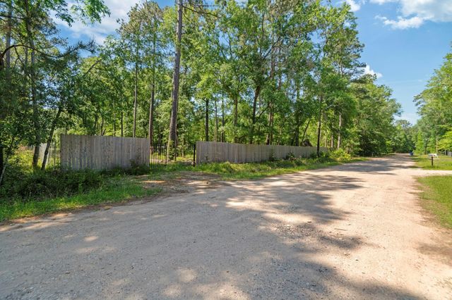 65 Ash Place, New Caney, TX 77357