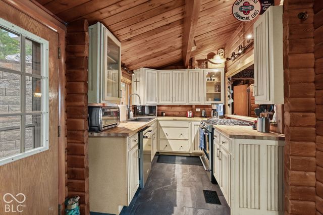 7119 Drum Drive, Nineveh, IN 46164