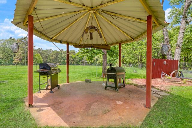 9157 N HWY 271, Powderly, TX 75473