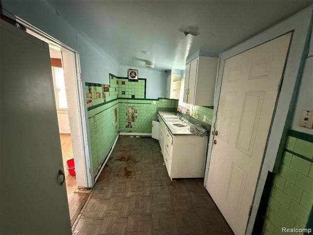 4715 Lumley Street, Detroit, MI 48210