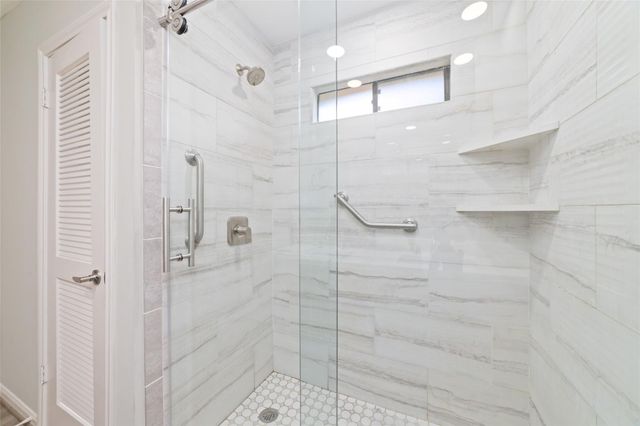 154 NE Old Bridge Lake, Houston, TX 77069