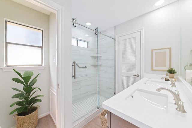 154 NE Old Bridge Lake, Houston, TX 77069