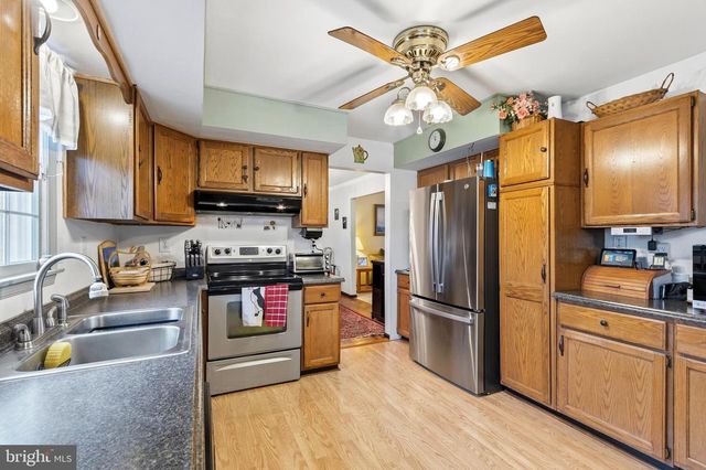 814 CALEDONIA ST, Philadelphia, PA 19128