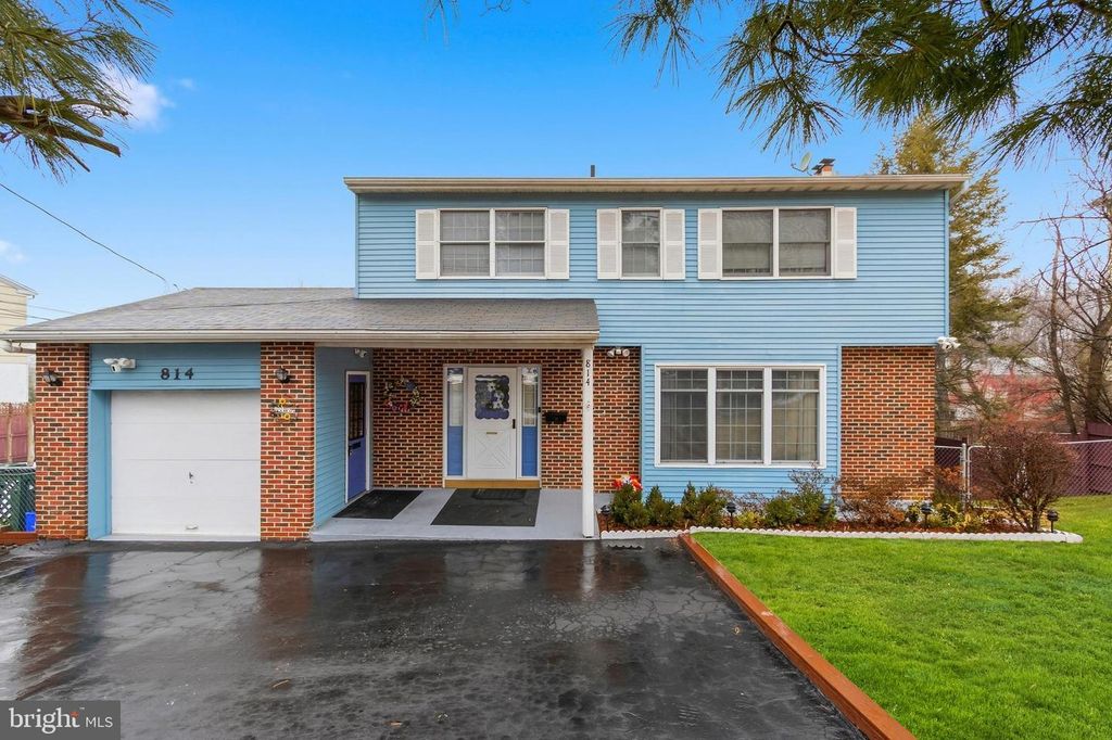 814 CALEDONIA ST, Philadelphia, PA 19128