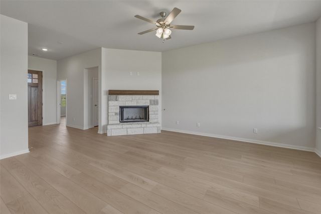 136 Hillview Trail, Decatur, TX 76234