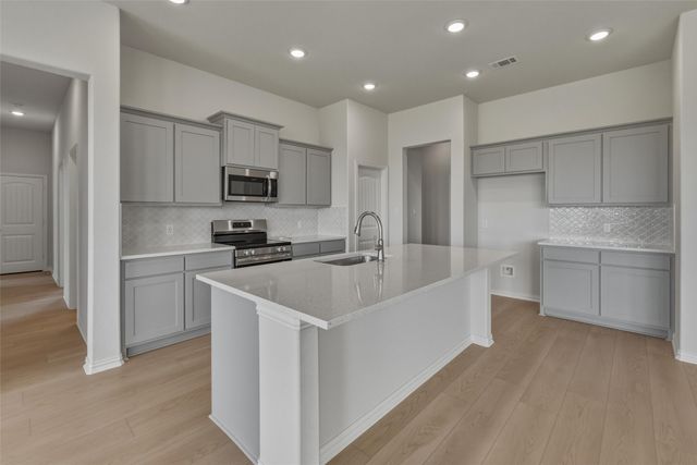 136 Hillview Trail, Decatur, TX 76234