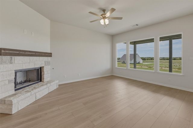 136 Hillview Trail, Decatur, TX 76234