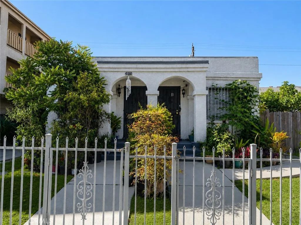 1015 Dawson Avenue, Long Beach, CA 90804