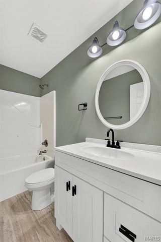 13 Berkshire Court, Troy, MO 63379