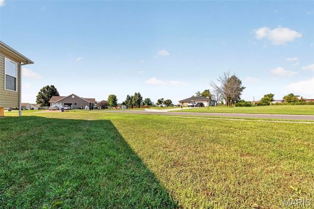 13 Berkshire Court, Troy, MO 63379