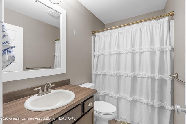 7590 Yarberry Court, Grand Ledge, MI 48837