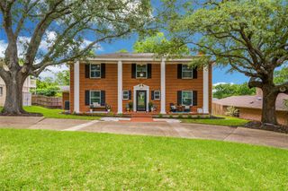 207 Rockbrook Drive, Rockwall, TX 75087