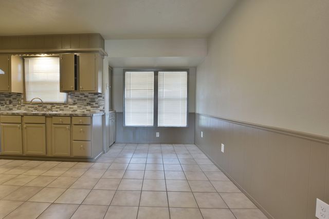 4940 7th Street, Lubbock, TX 79416