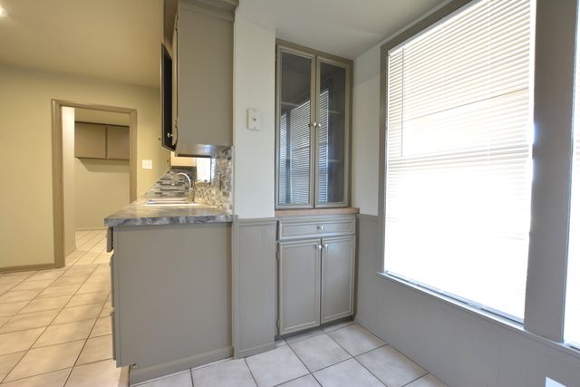 4940 7th Street, Lubbock, TX 79416