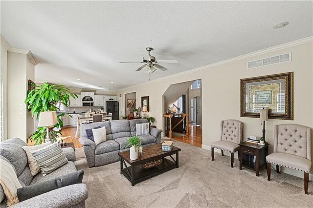 1585 Sugar Maple Lane, Liberty, MO 64068