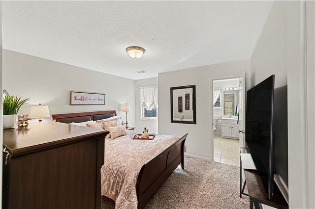 1585 Sugar Maple Lane, Liberty, MO 64068