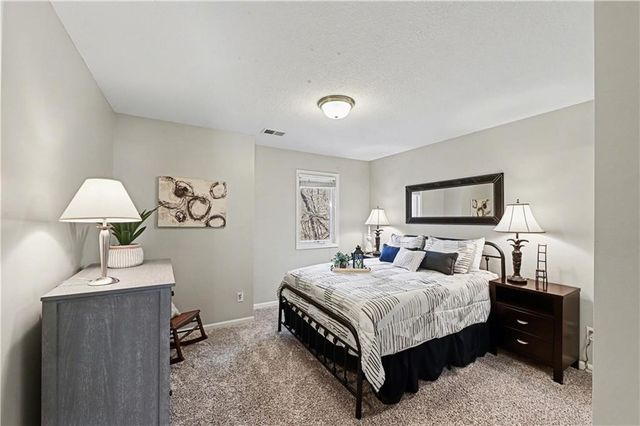 1585 Sugar Maple Lane, Liberty, MO 64068
