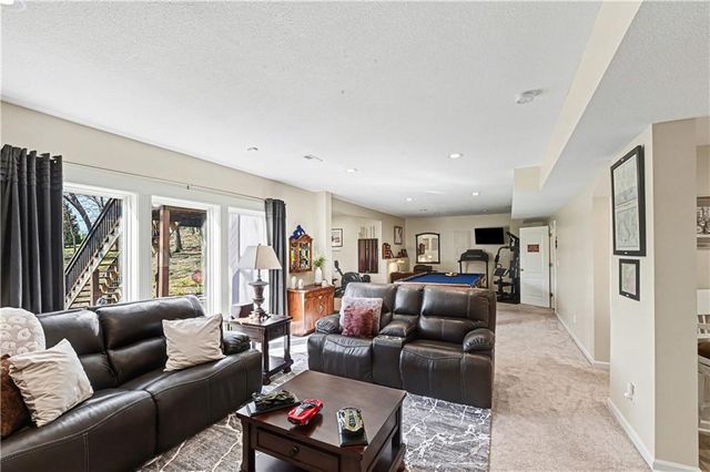 1585 Sugar Maple Lane, Liberty, MO 64068
