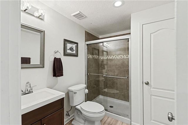 1585 Sugar Maple Lane, Liberty, MO 64068