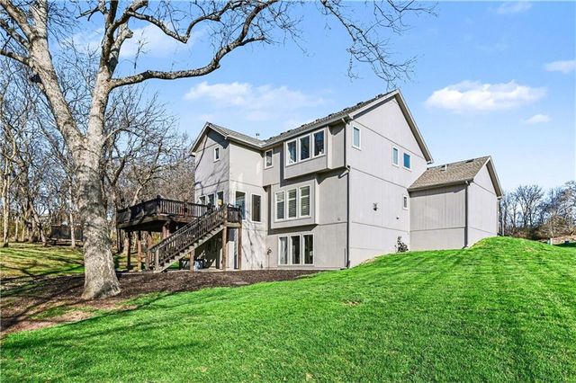 1585 Sugar Maple Lane, Liberty, MO 64068