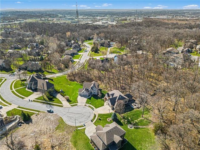 1585 Sugar Maple Lane, Liberty, MO 64068