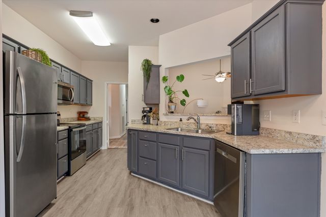 5137 Bay Overlook Dr, Hermitage, TN 37076