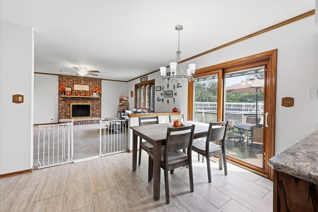655 Crest Drive, Cary, IL 60013