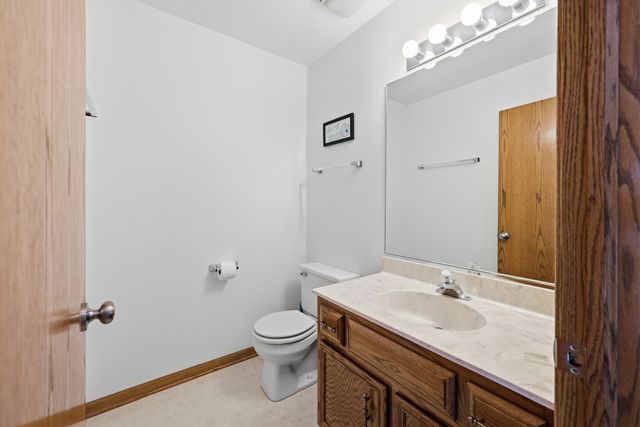 655 Crest Drive, Cary, IL 60013