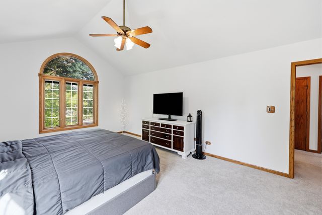 655 Crest Drive, Cary, IL 60013