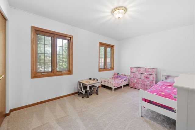655 Crest Drive, Cary, IL 60013