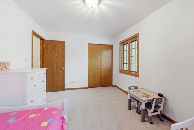 655 Crest Drive, Cary, IL 60013