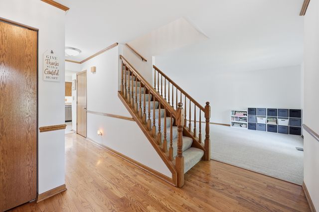 655 Crest Drive, Cary, IL 60013