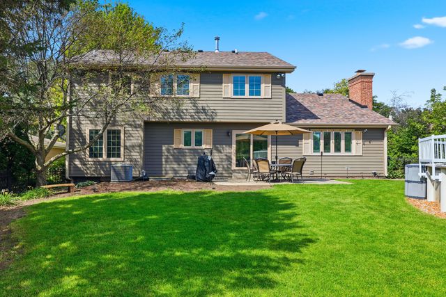 655 Crest Drive, Cary, IL 60013