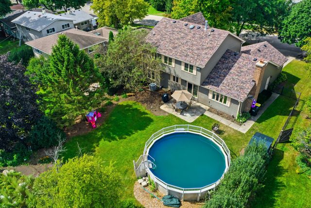 655 Crest Drive, Cary, IL 60013