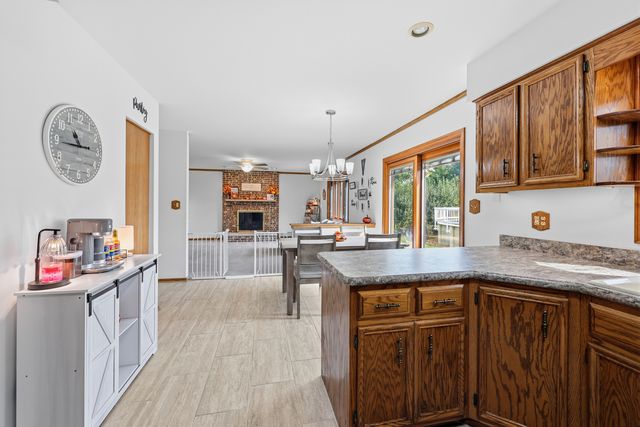 655 Crest Drive, Cary, IL 60013