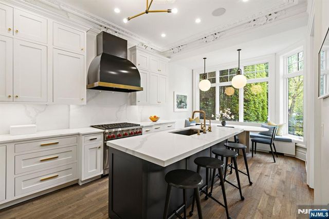 157 10th Street, Hoboken, NJ 07030