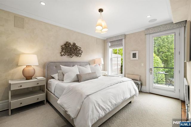 157 10th Street, Hoboken, NJ 07030