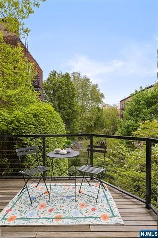 157 10th Street, Hoboken, NJ 07030