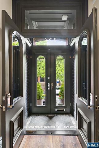 157 10th Street, Hoboken, NJ 07030