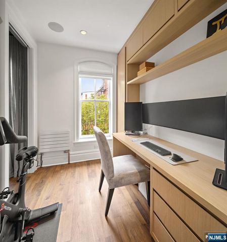 157 10th Street, Hoboken, NJ 07030