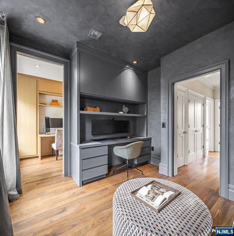 157 10th Street, Hoboken, NJ 07030