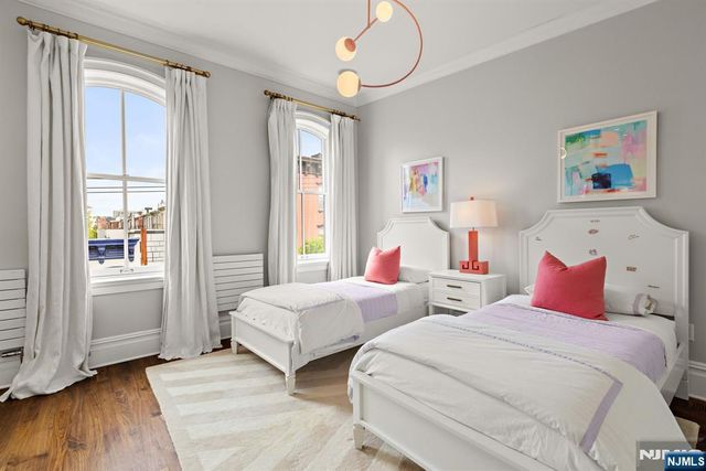 157 10th Street, Hoboken, NJ 07030