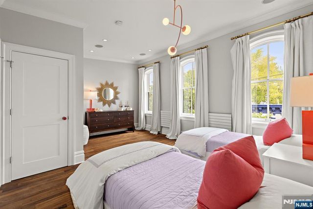 157 10th Street, Hoboken, NJ 07030