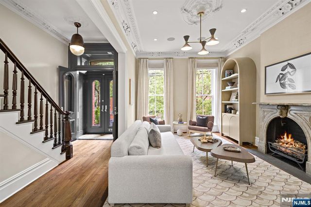 157 10th Street, Hoboken, NJ 07030