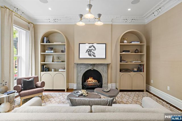 157 10th Street, Hoboken, NJ 07030